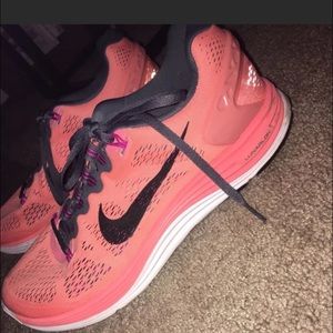 COPY - Peach/coral Nike running shoes